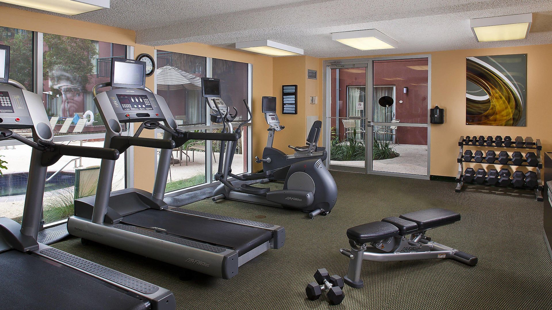 Courtyard By Marriott Warehouse Arts District 3*