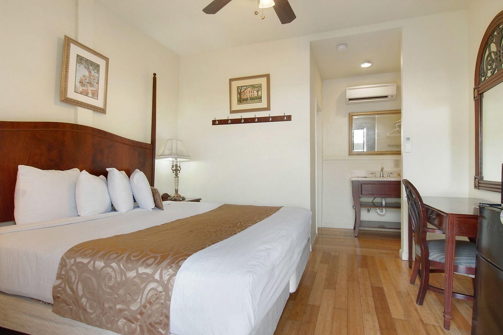Inn Historic Mardi Gras 3*