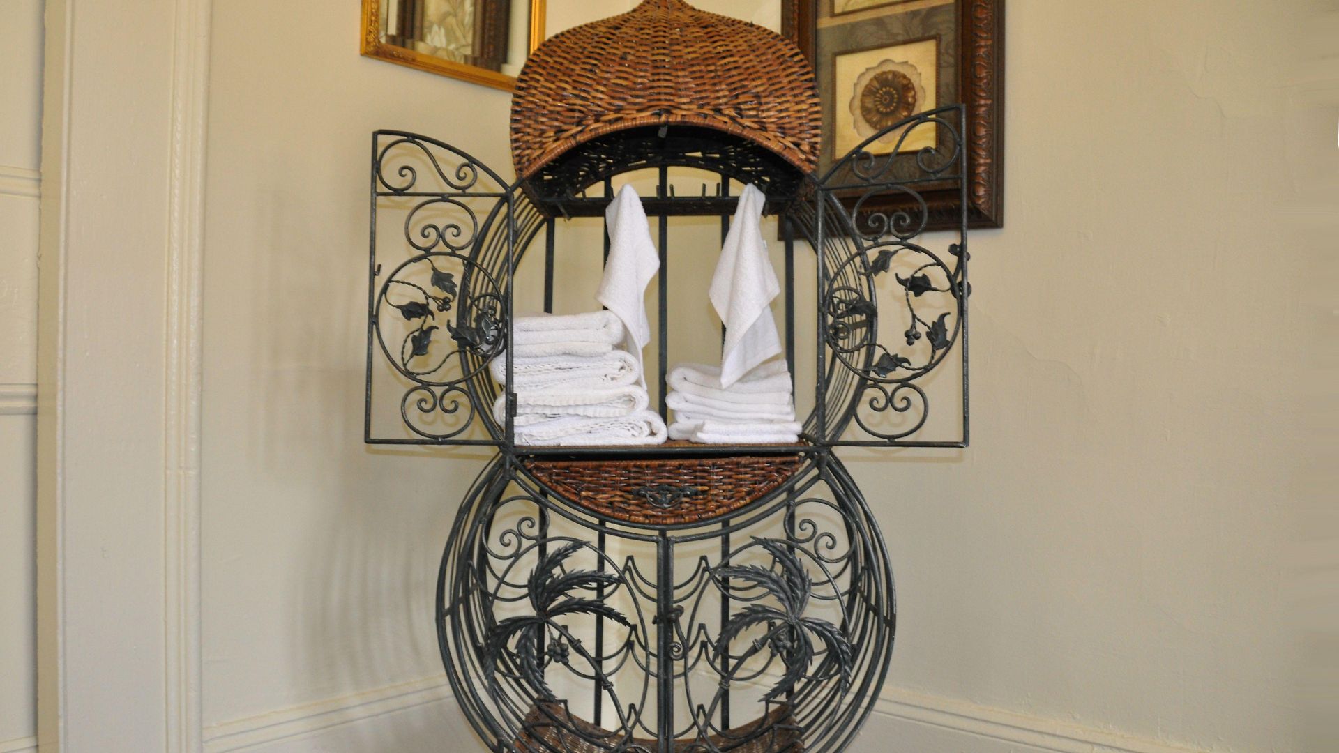 Historic Mardi Gras Inn New Orleans