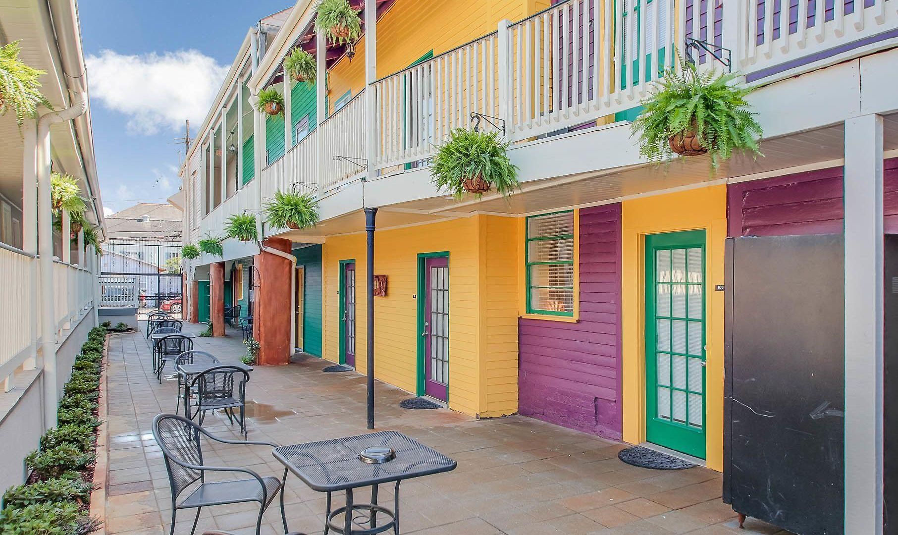 Inn Historic Mardi Gras