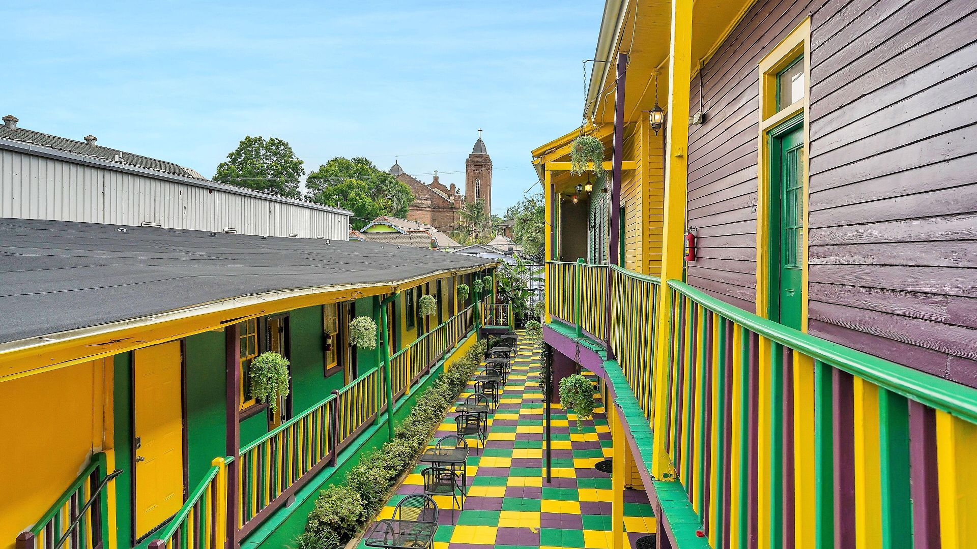 Historic Mardi Gras 3*