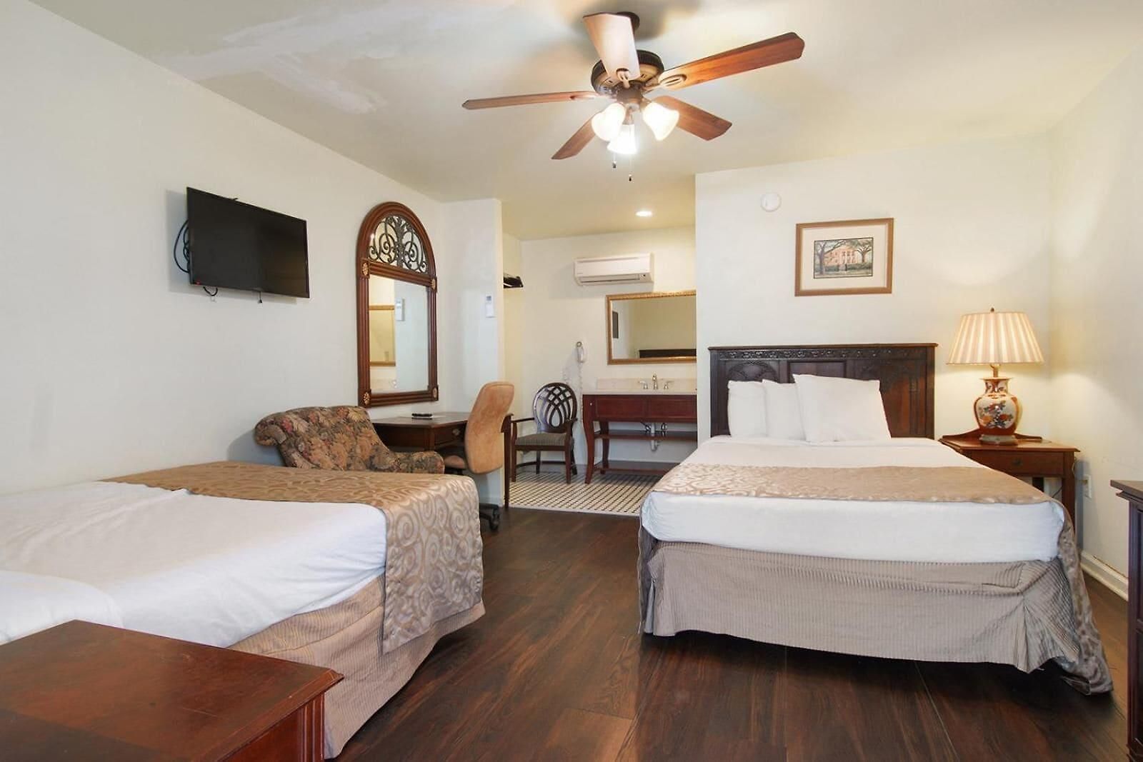 Historic Mardi Gras Inn