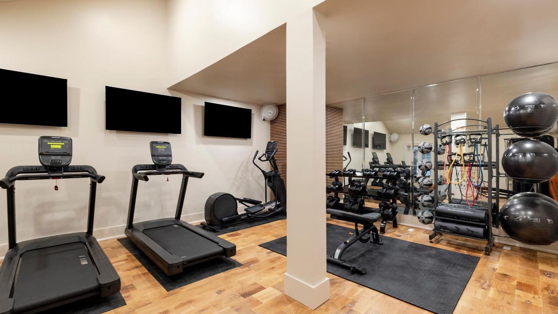 Garden District Hotel 5*