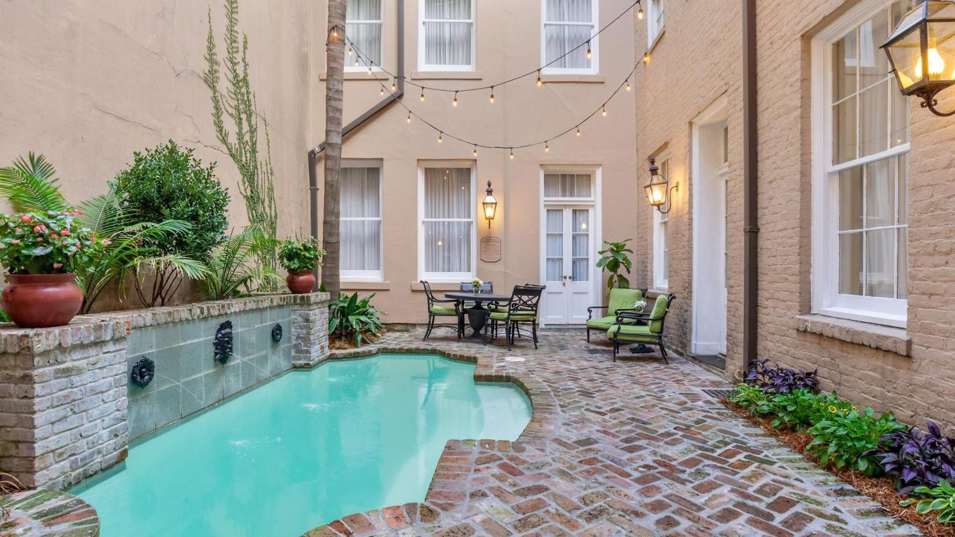 Voco St By Ihg Hotel New Orleans