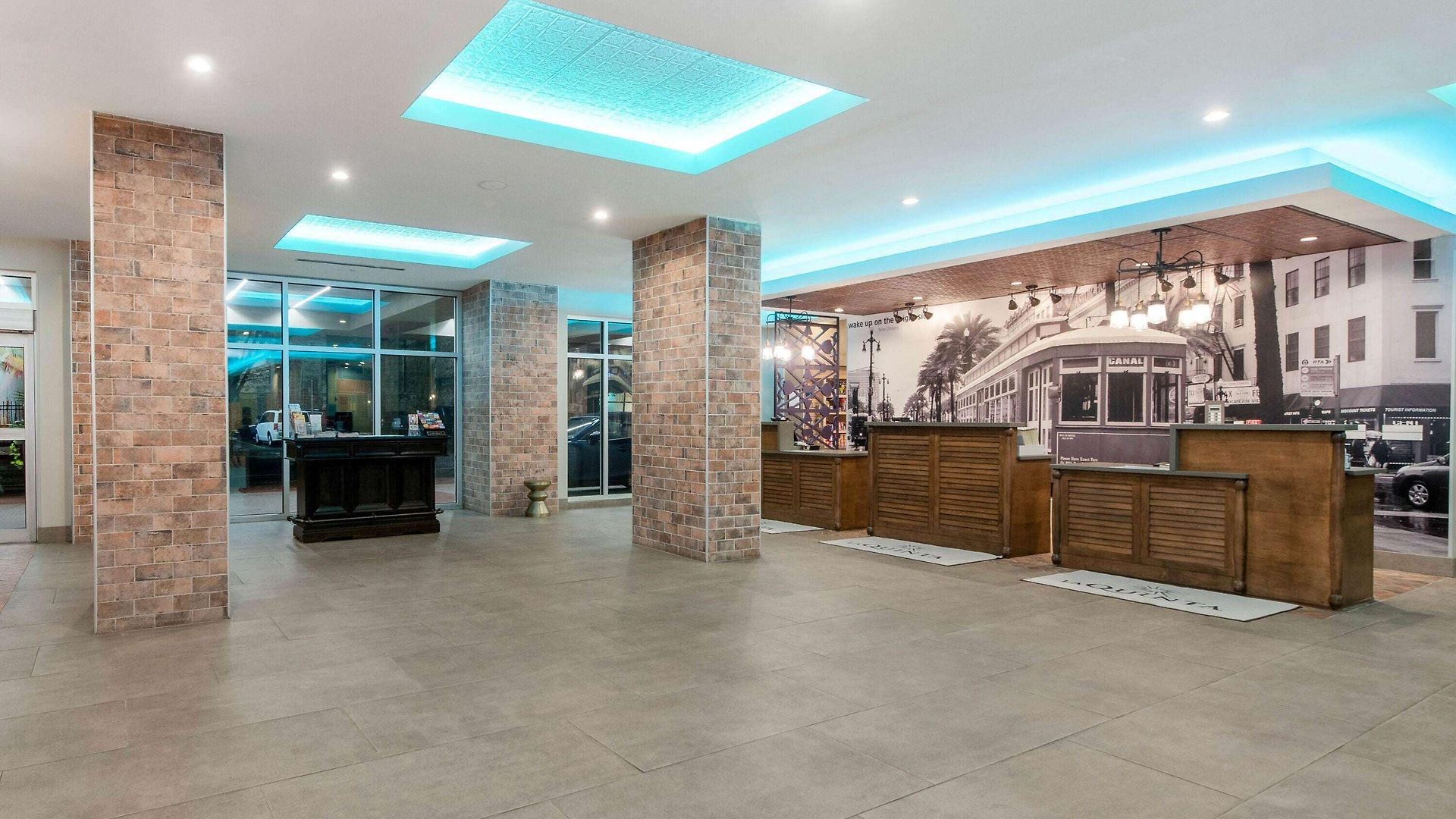 Hotel La Quinta & By Wyndham Downtown 3*