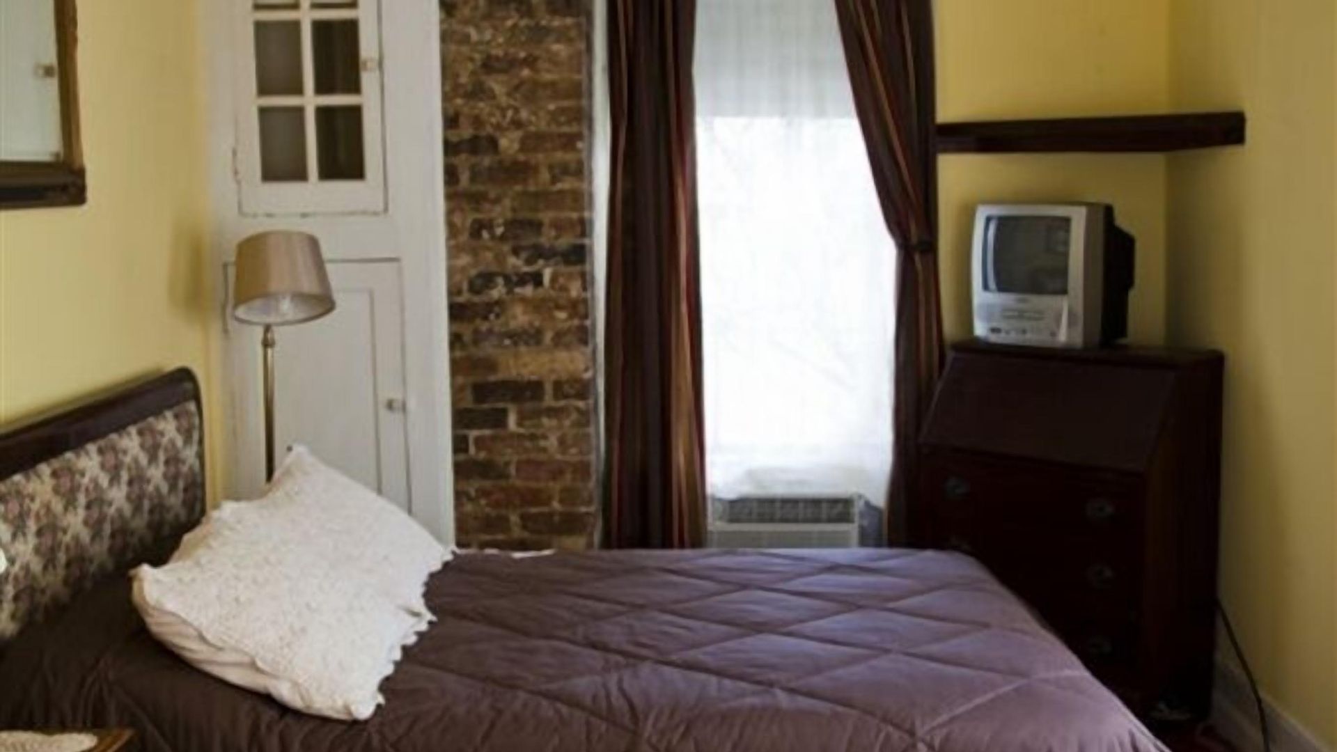 Fairchild House Bed & Breakfast