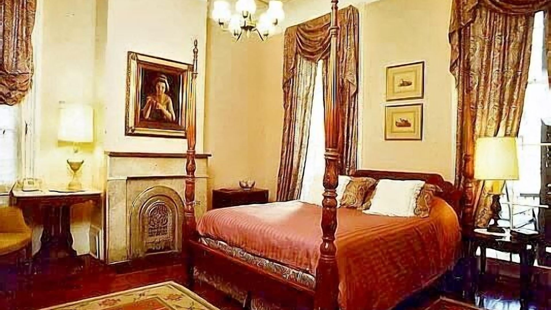 Fairchild House 3*