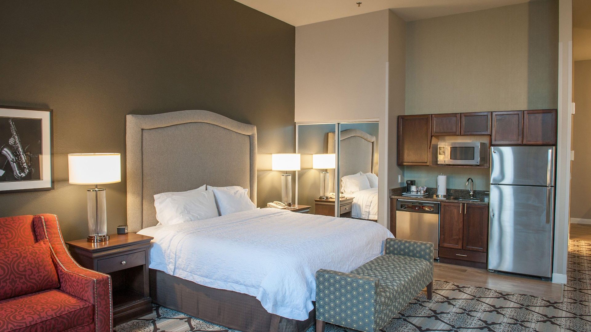 Hampton And Convention Center Hotel 3*