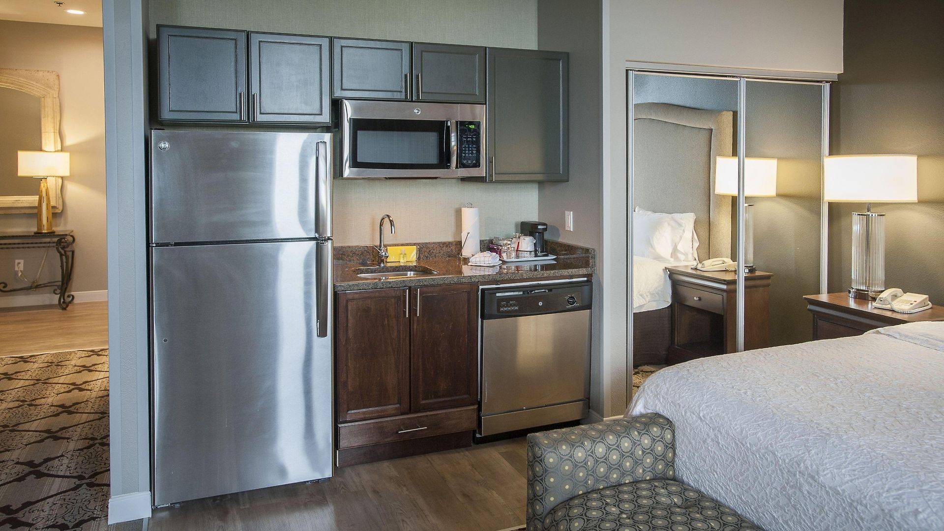 Hotel Hampton And Convention Center 3*
