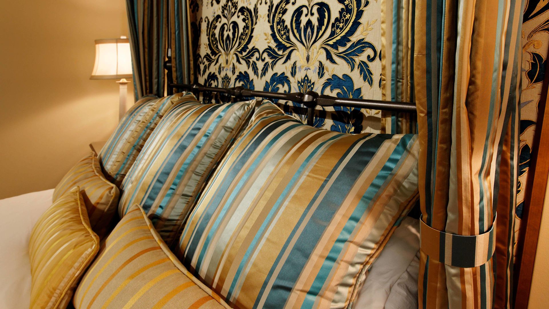 The Ritz-carlton, Hotel