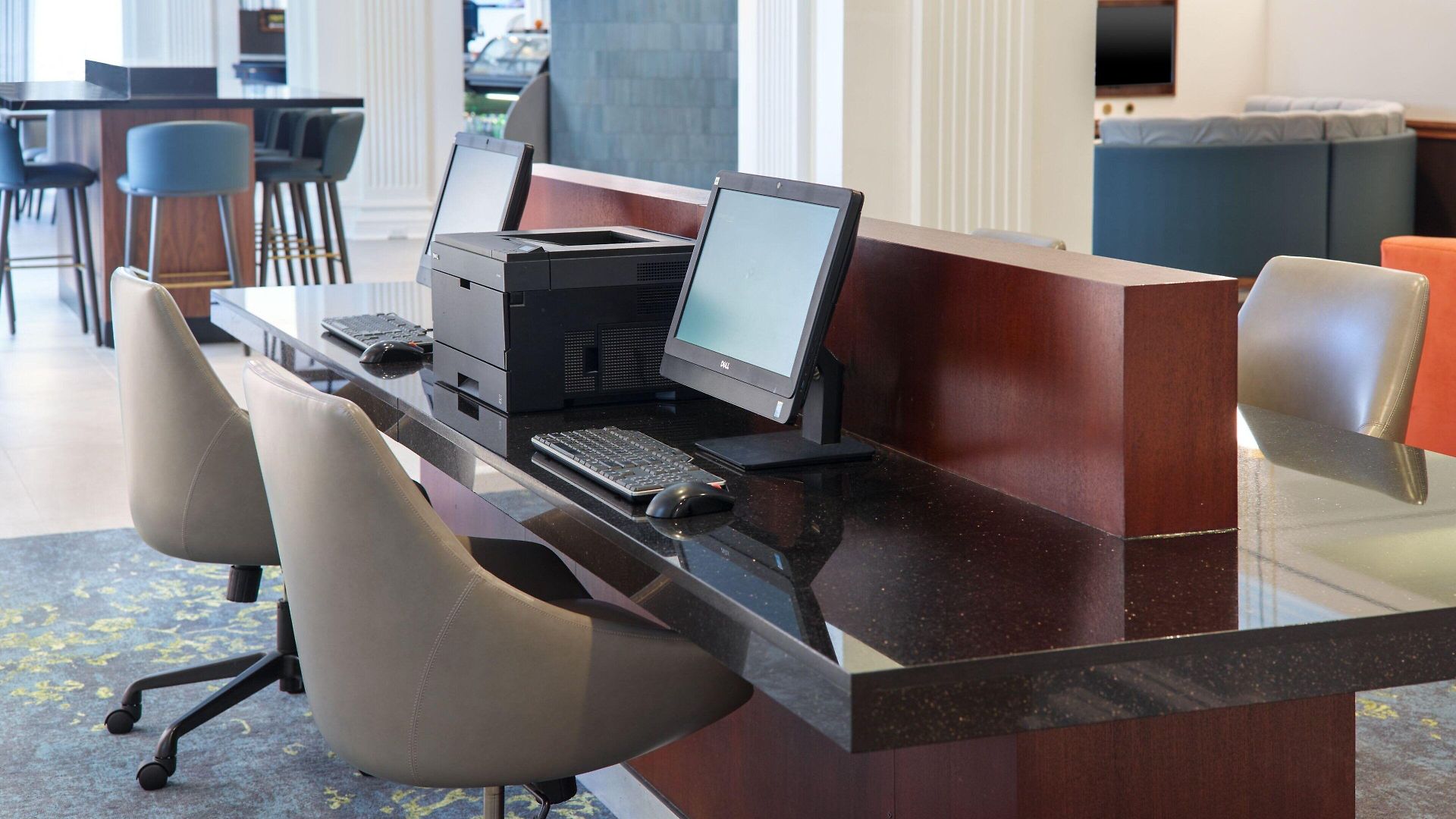 Courtyard By Marriott French Quarter/iberville Hotel 3*