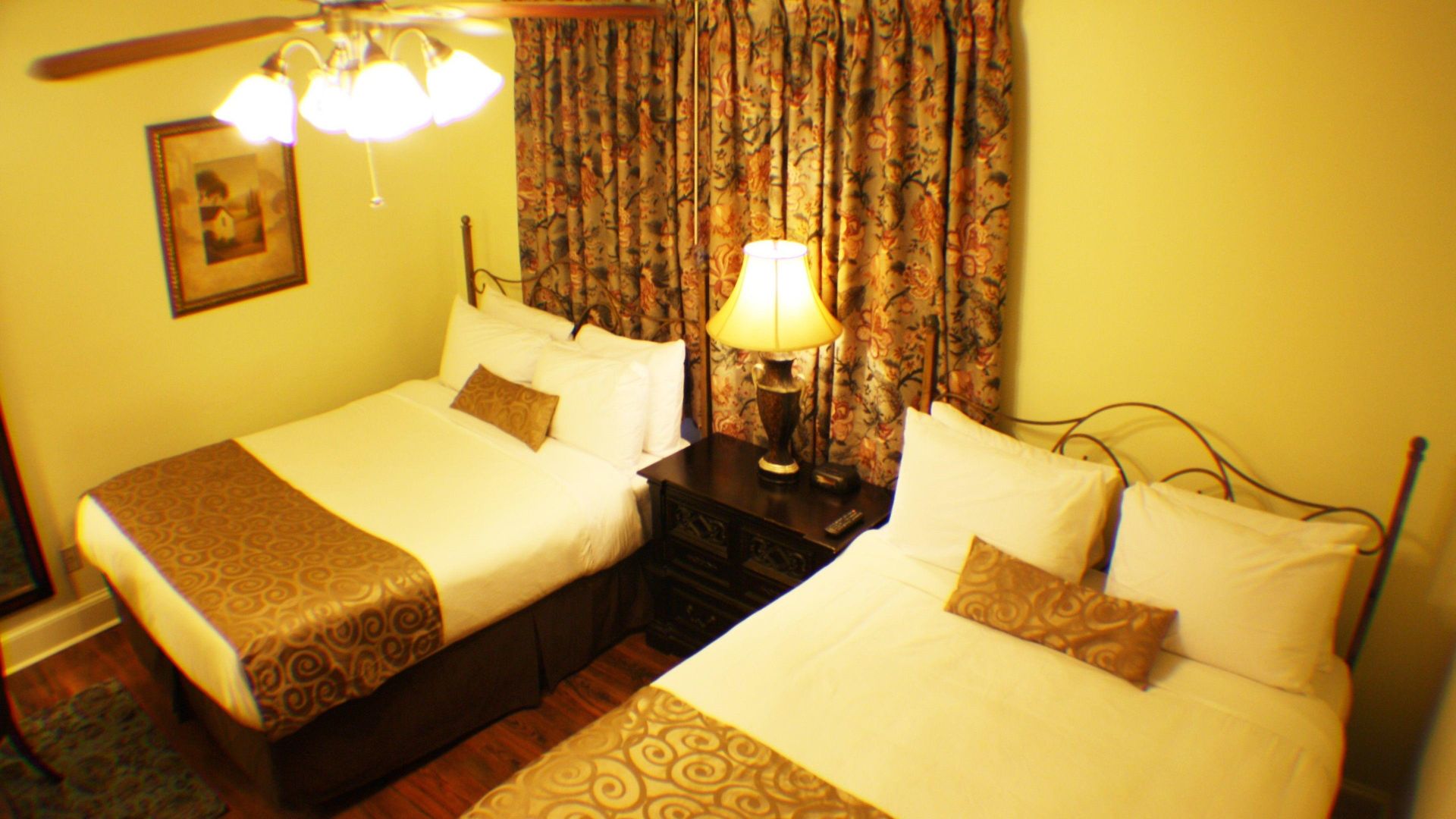 Hotel Historic Streetcar