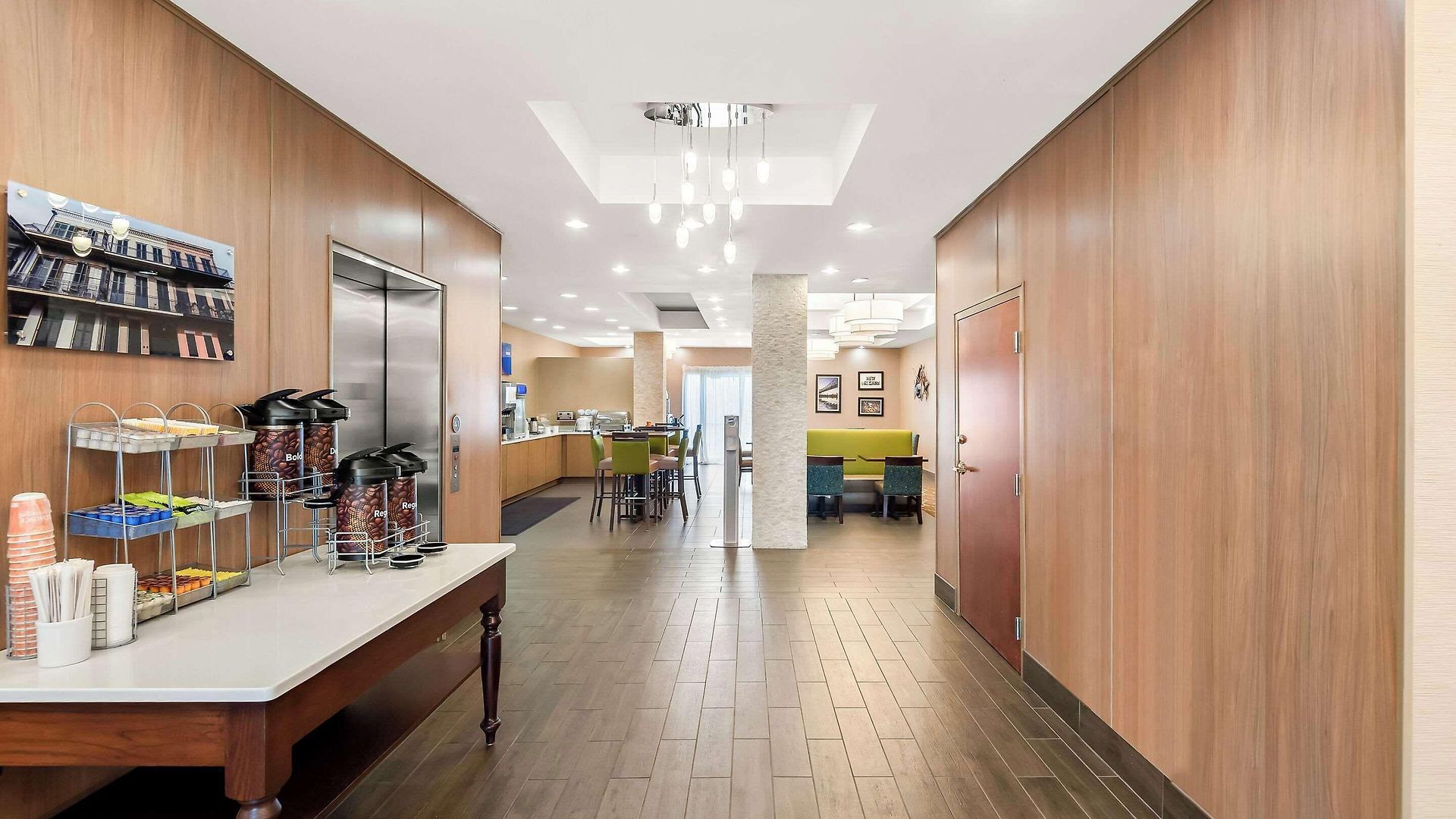 Hotel Comfort East 4*
