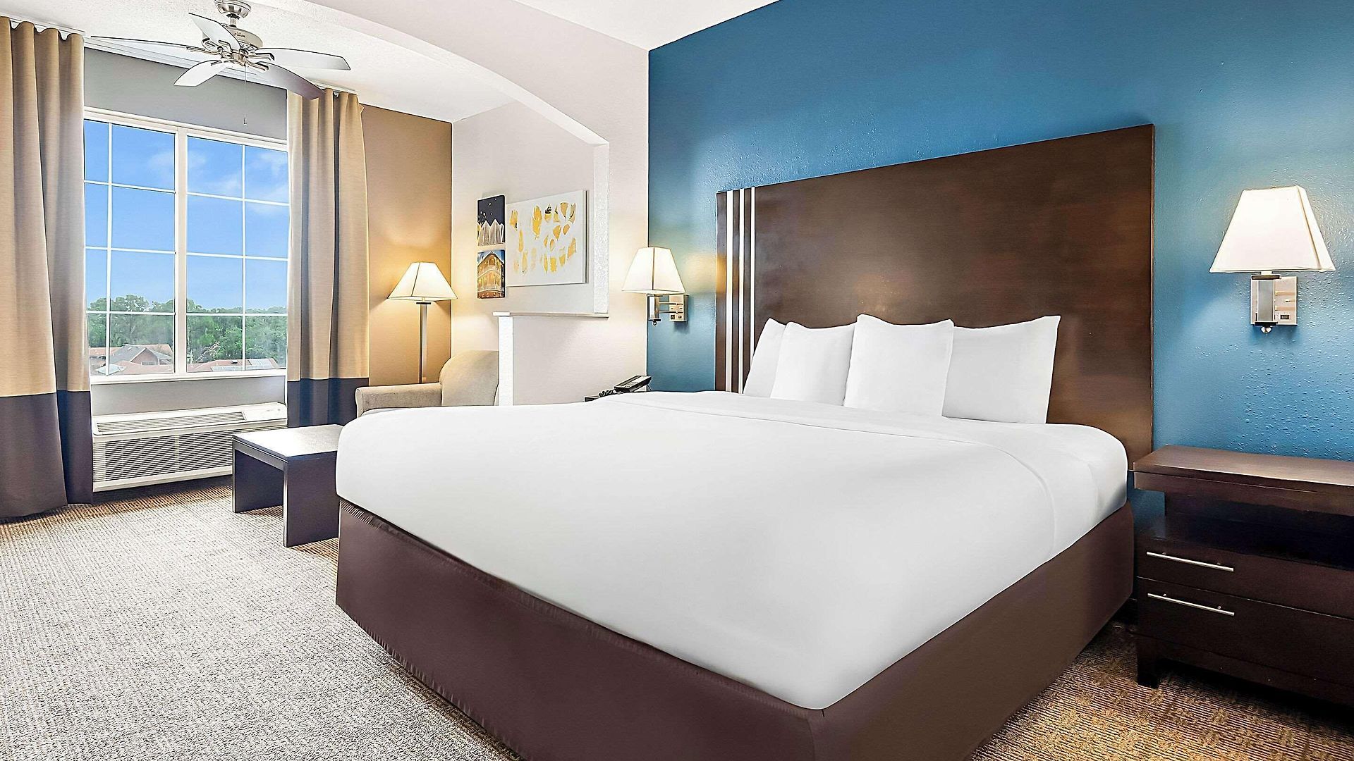 Comfort East Hotel