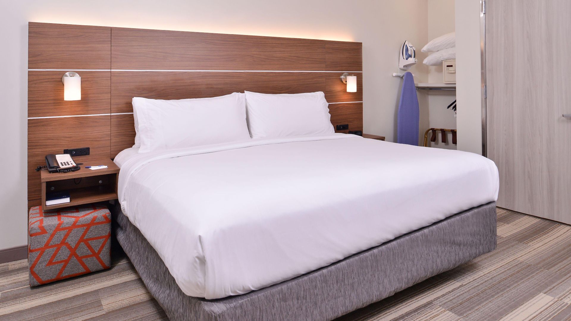 Hotel Express - Arts District By Ihg 3*