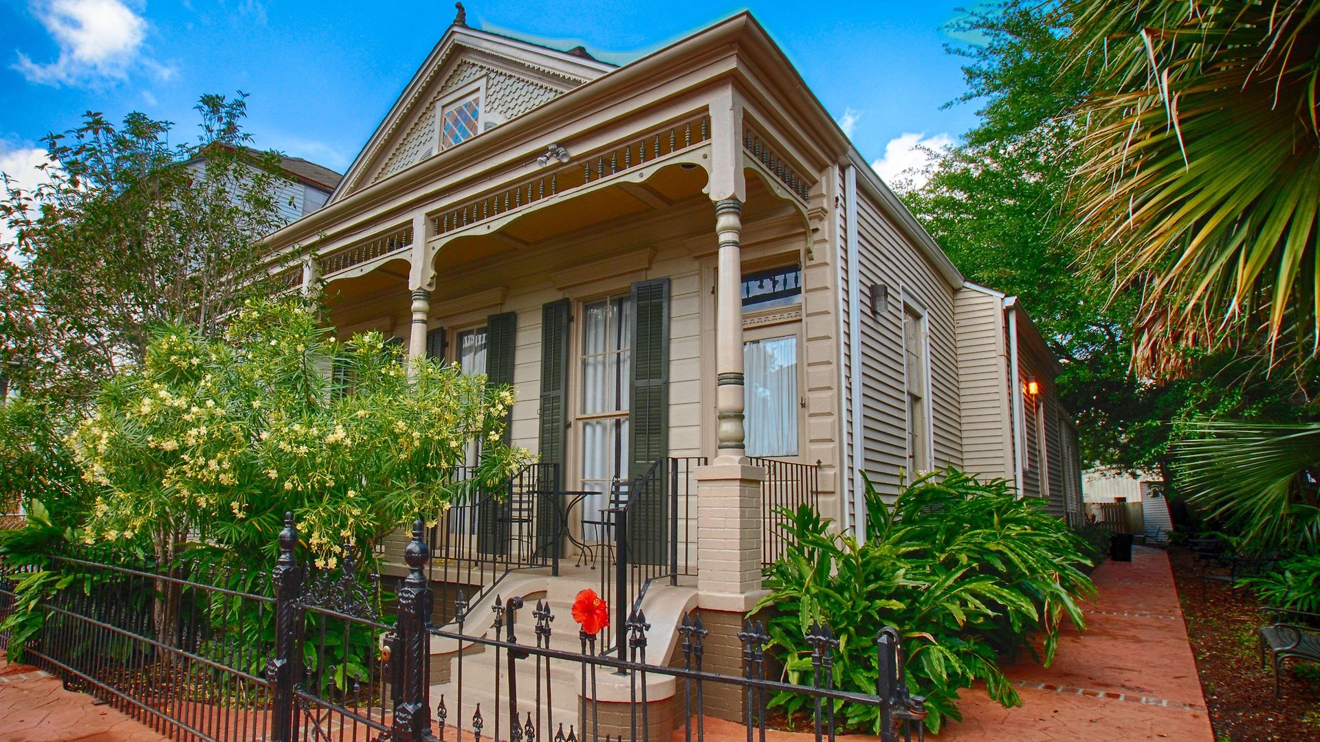 Lamothe House A French Quarter Hotel 4*