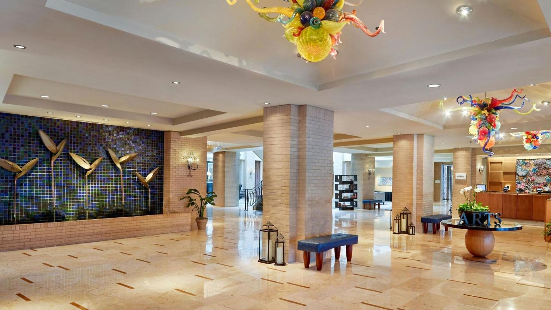 Renaissance Arts Warehouse District 4*