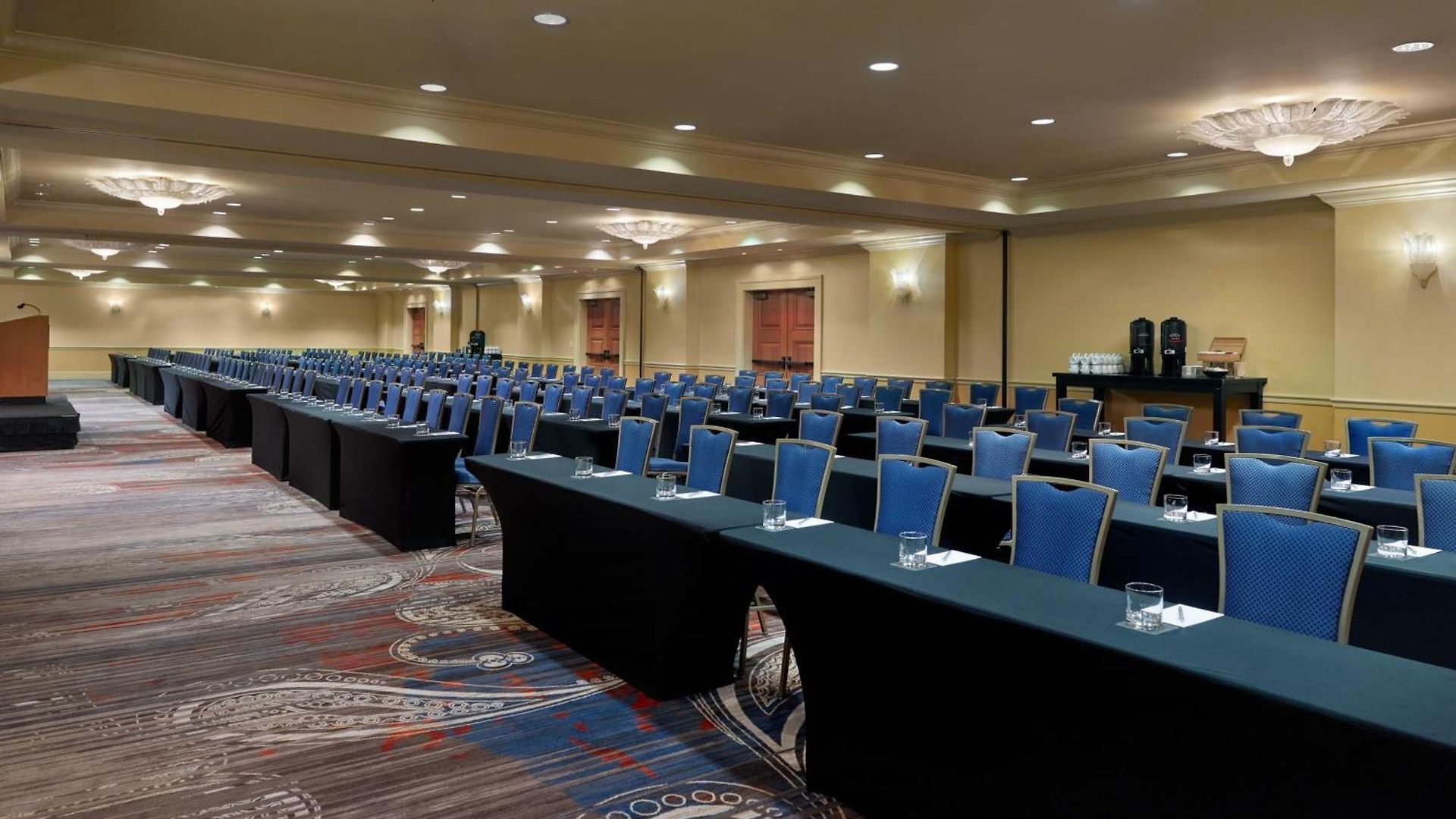 Renaissance Arts Warehouse District Hotel 4*