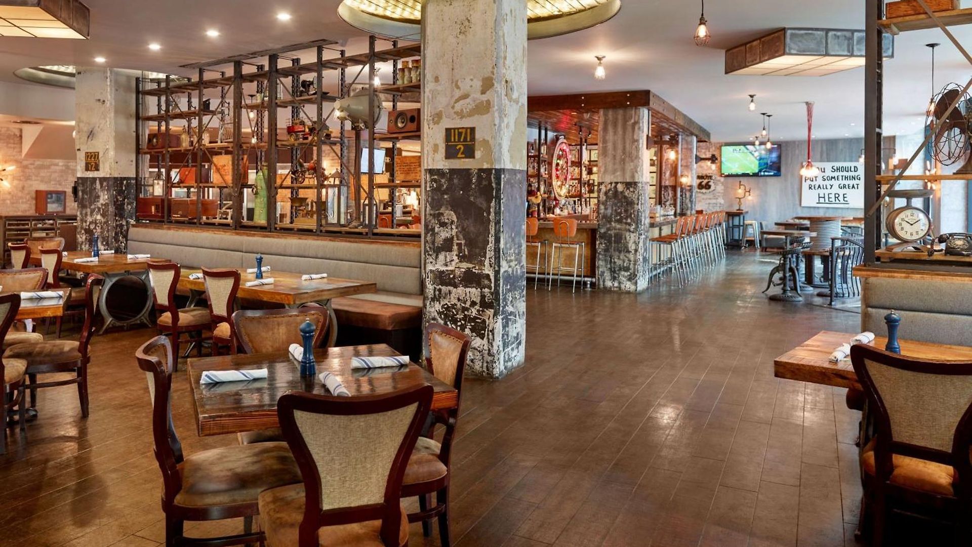 Hotel Renaissance Arts Warehouse District 4*