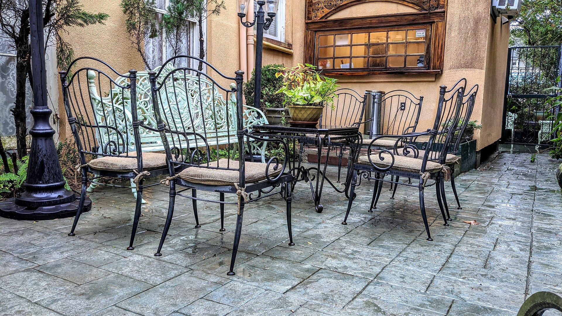 Parisian Courtyard Bed & Breakfast New Orleans