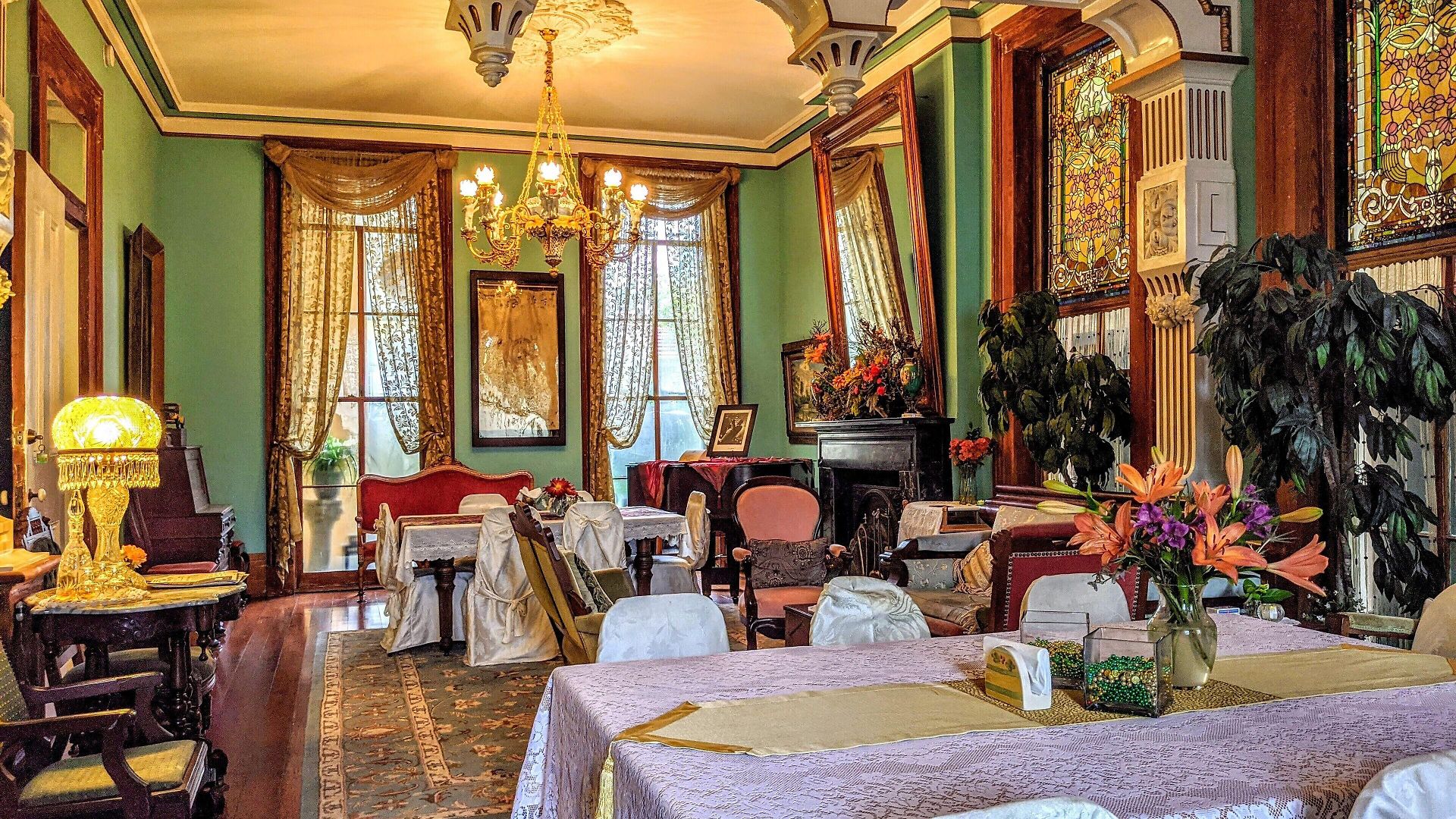 Parisian Courtyard Bed & Breakfast