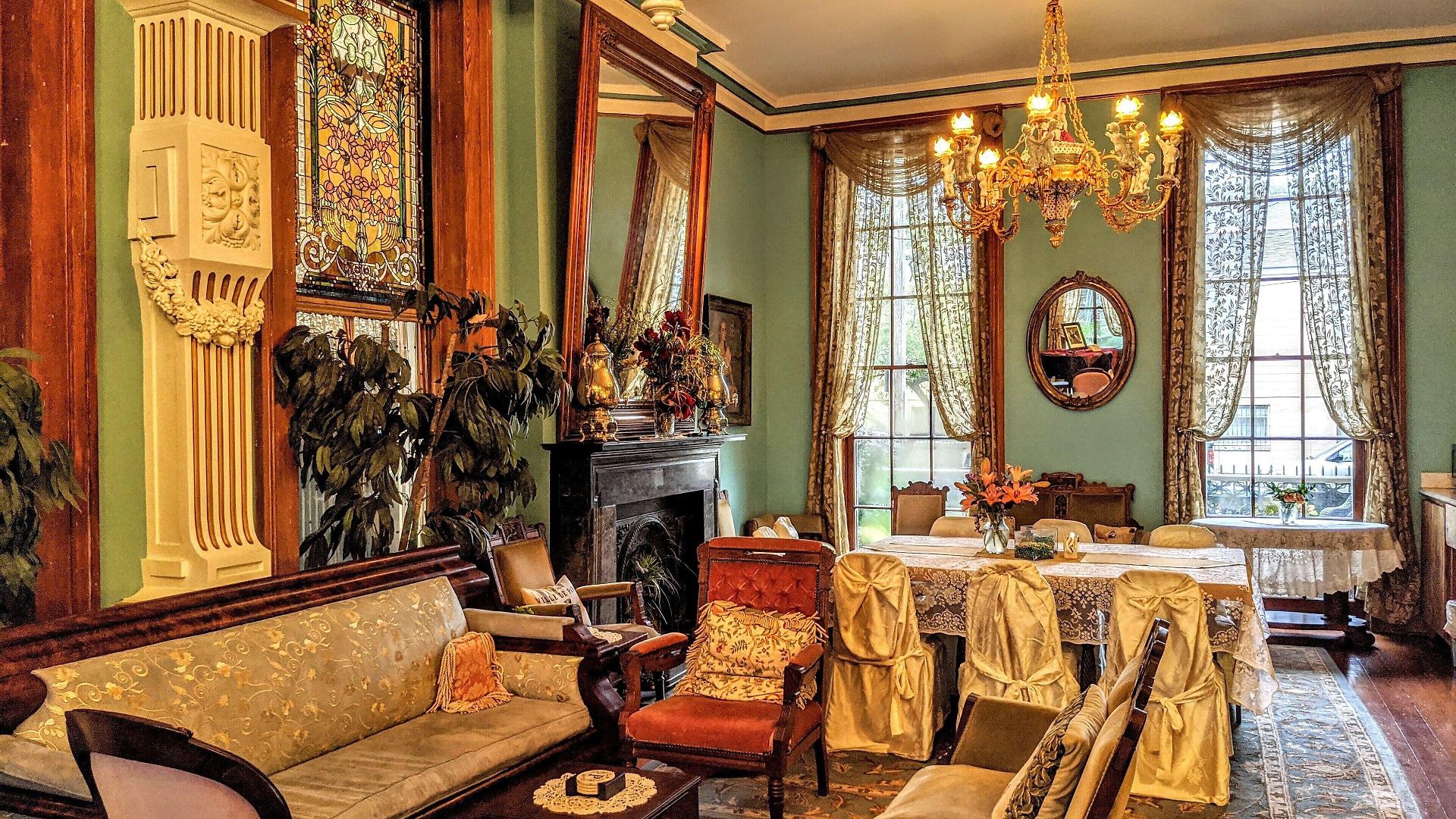 Parisian Courtyard Bed & Breakfast