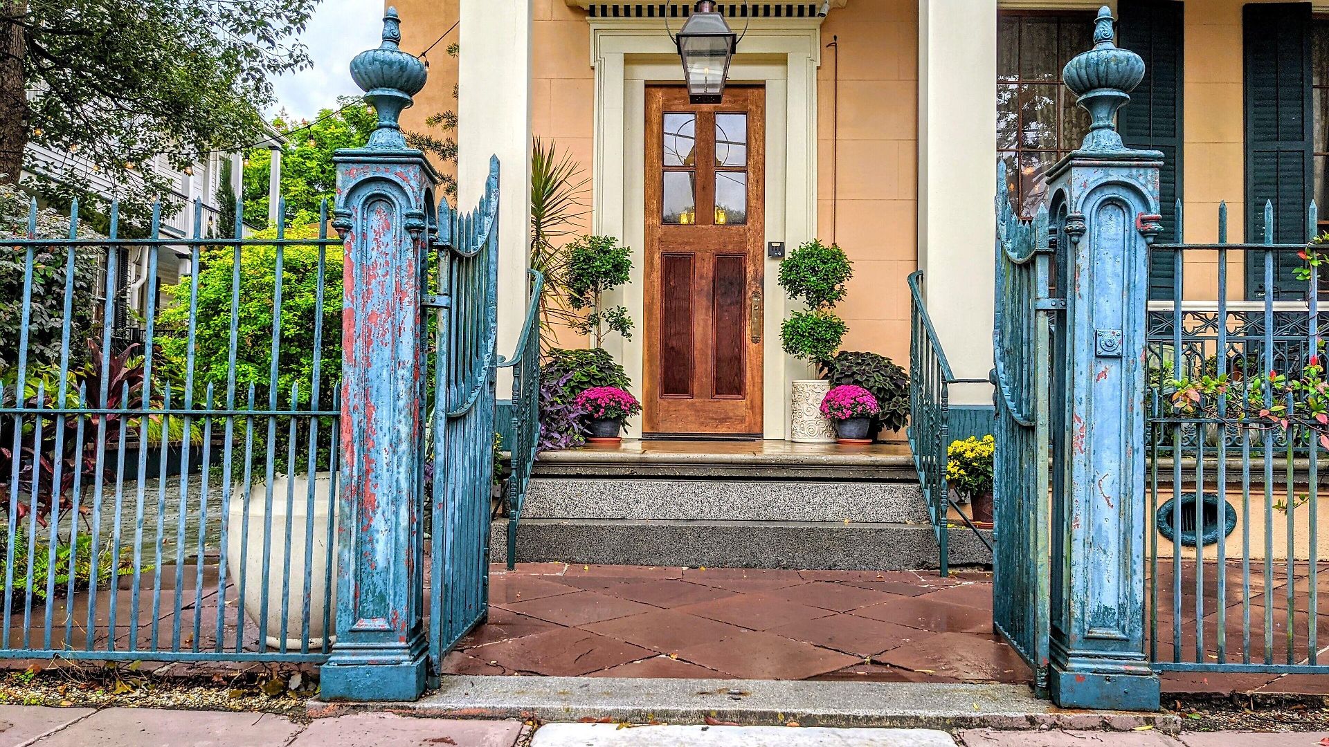 Parisian Courtyard New Orleans