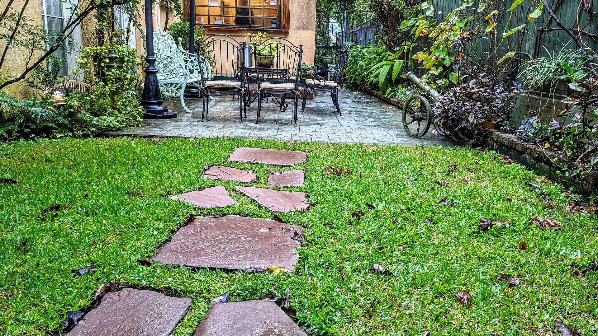 Parisian Courtyard Bed & Breakfast 3*