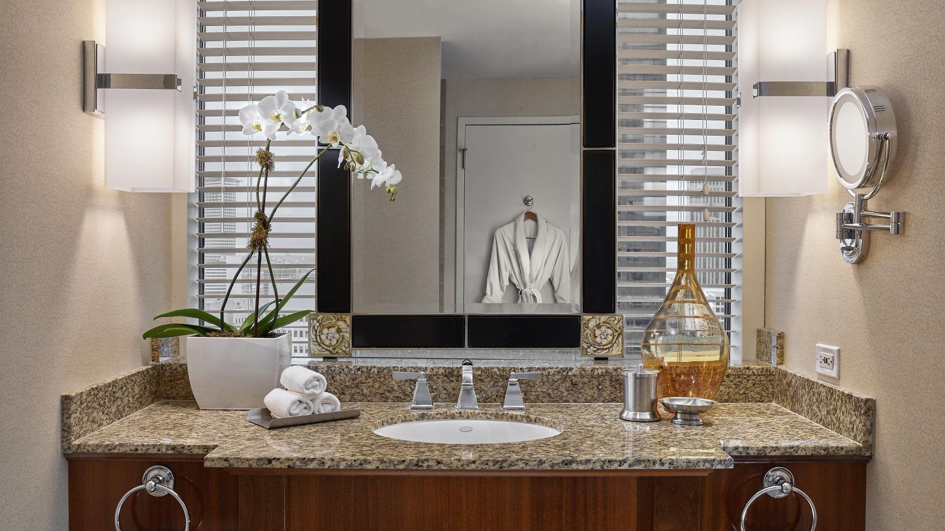 Loews Hotel 4*