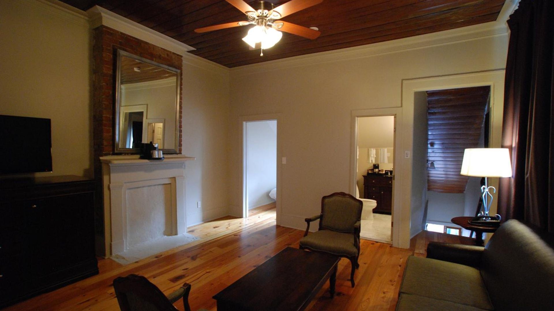 On St. Ann, A French Quarter 3* New Orleans