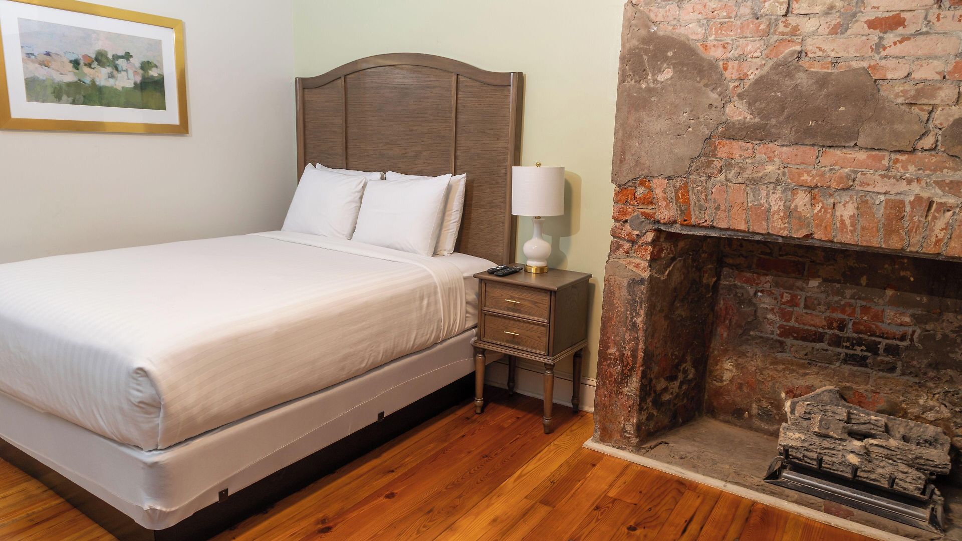 On St. Ann, A French Quarter 3* New Orleans