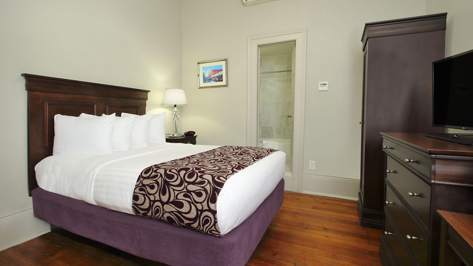 On St. Peter, A French Quarter 3*