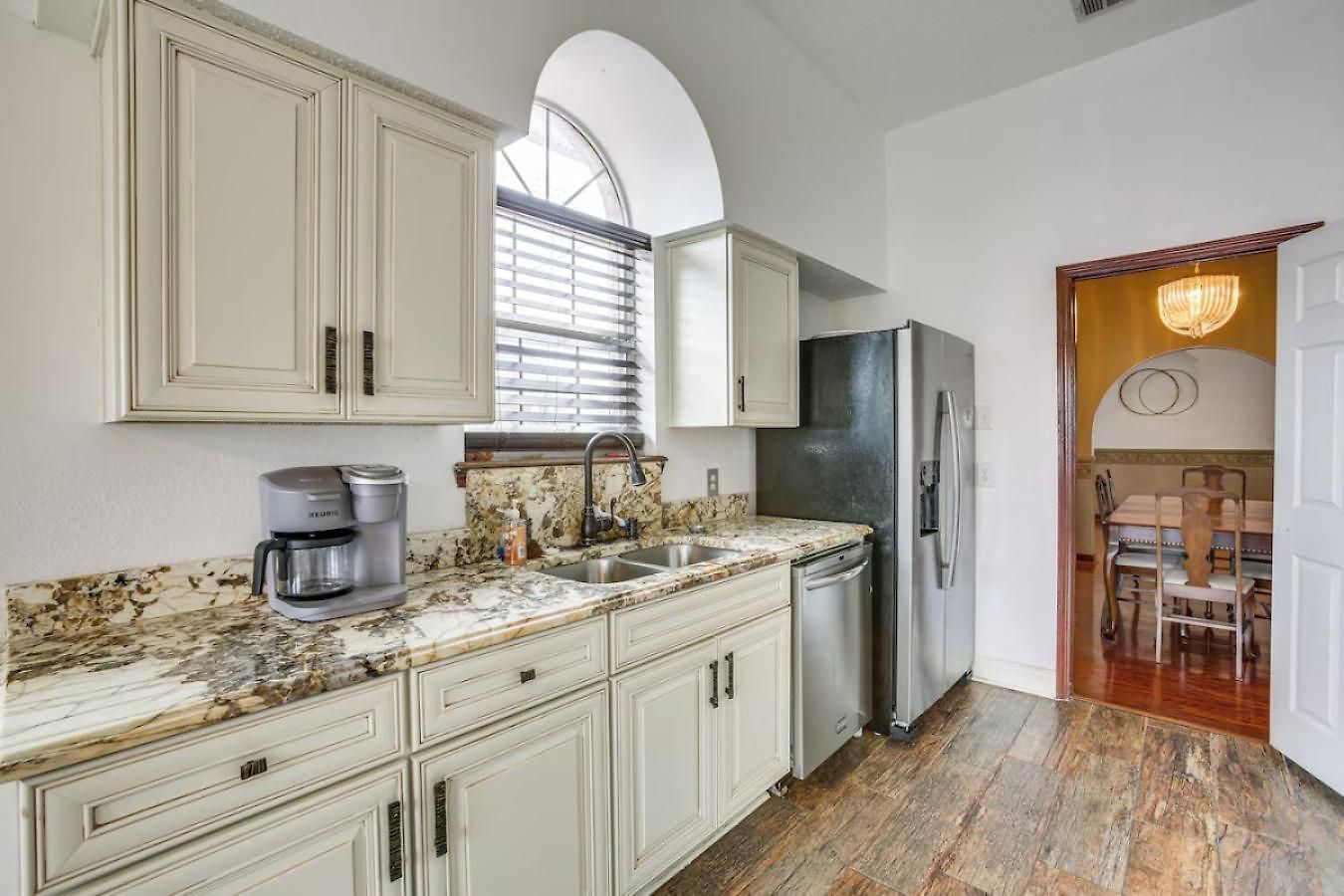 Peaceful 4br - Yard, Family Comforts Holiday home