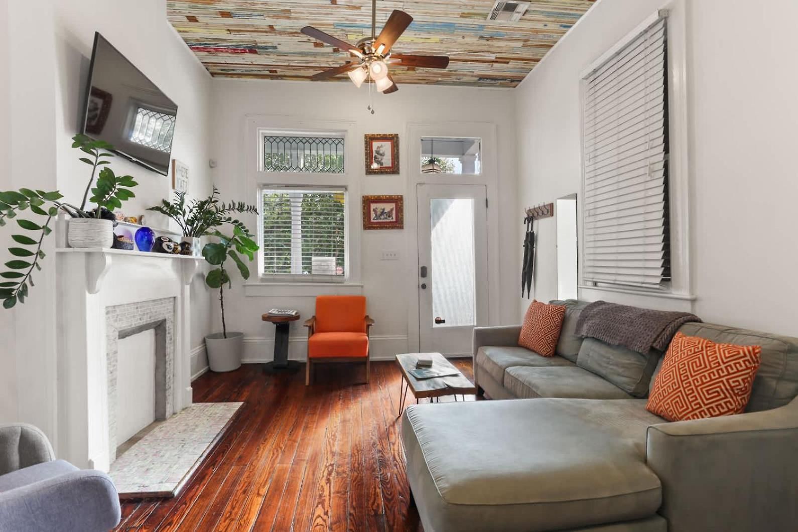 Heart Of Midcity Front Porch 3bd 2 Bath Streetcar Holiday home New Orleans