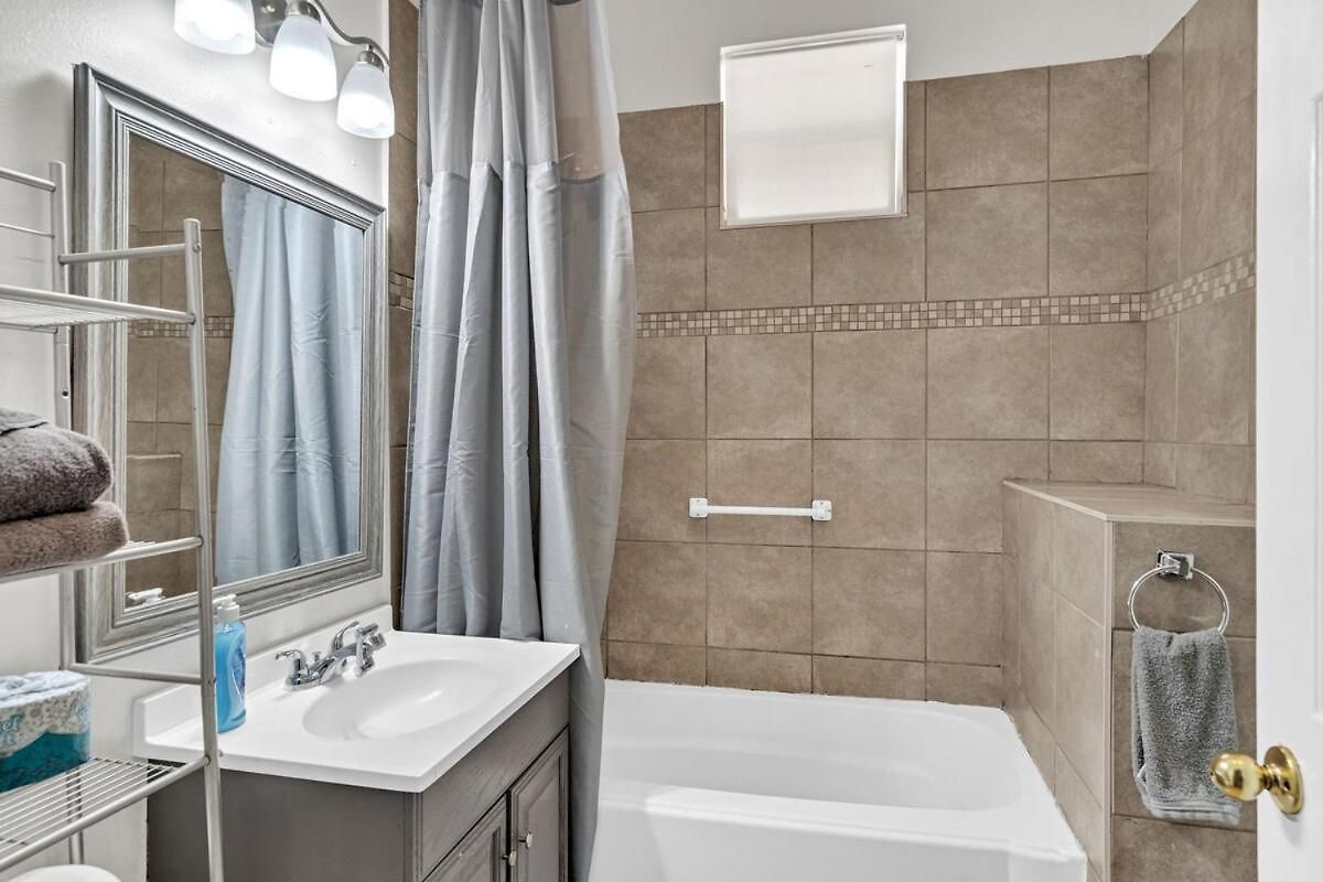 Classic Nola In Cozy 2br Shotgun Holiday home