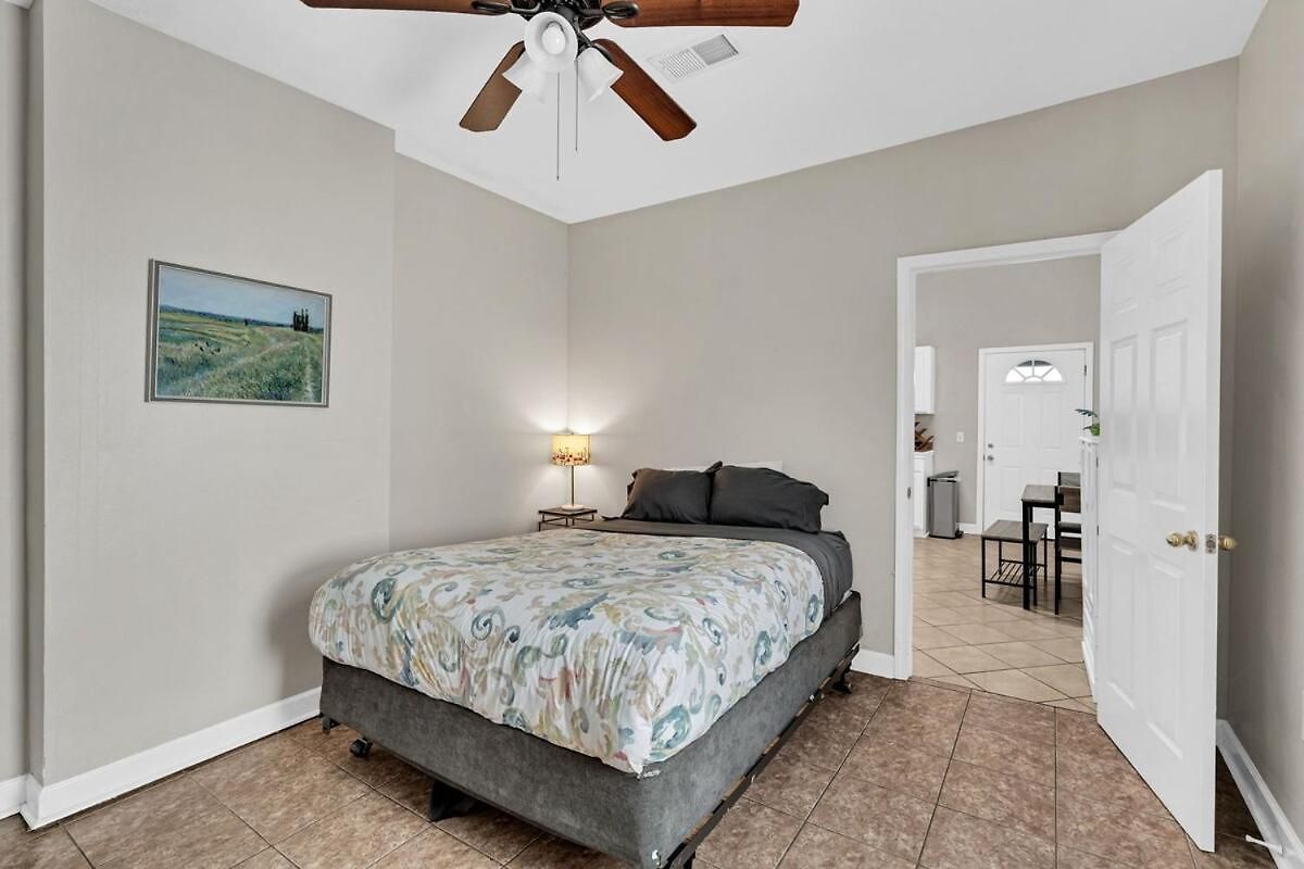 Classic Nola In Cozy 2br Shotgun Holiday home New Orleans