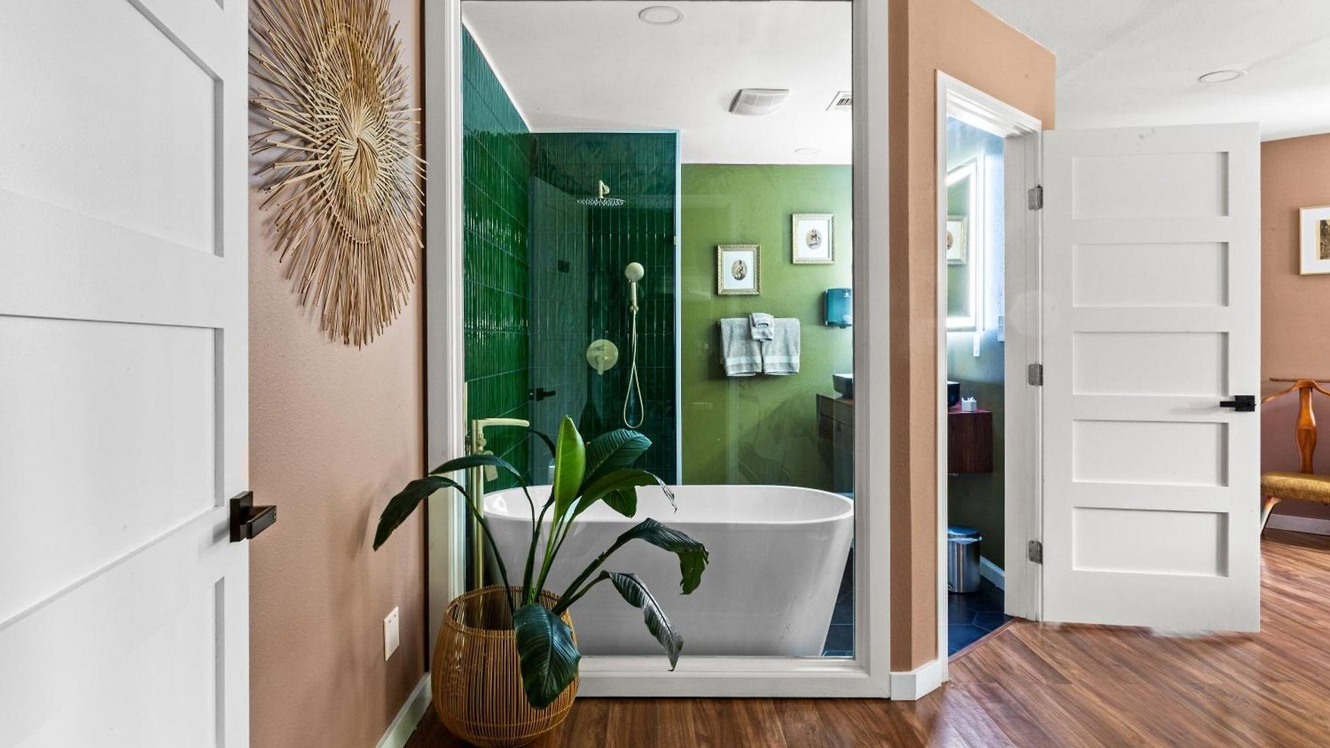 The Railyard Nola - Adult Only, Clothing Optional Pool Bed & Breakfast *