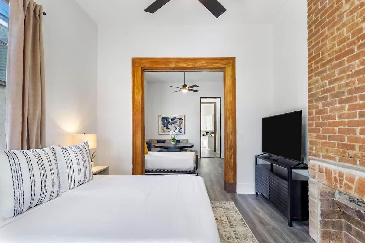 Delightful Canal Street Family In Mid-city Holiday home New Orleans