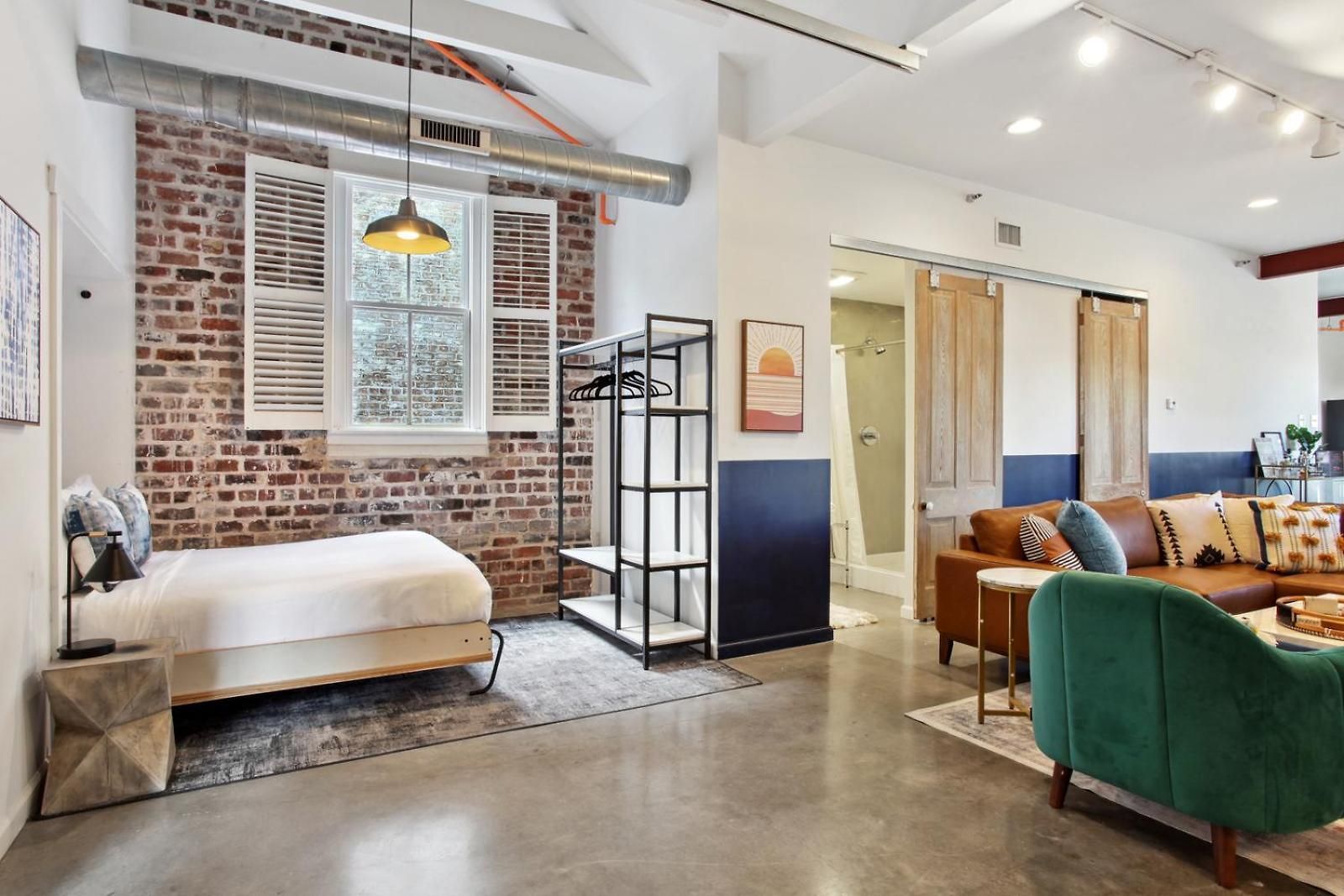 Apartment Warehouse District Lovely One Bedroom And Den *