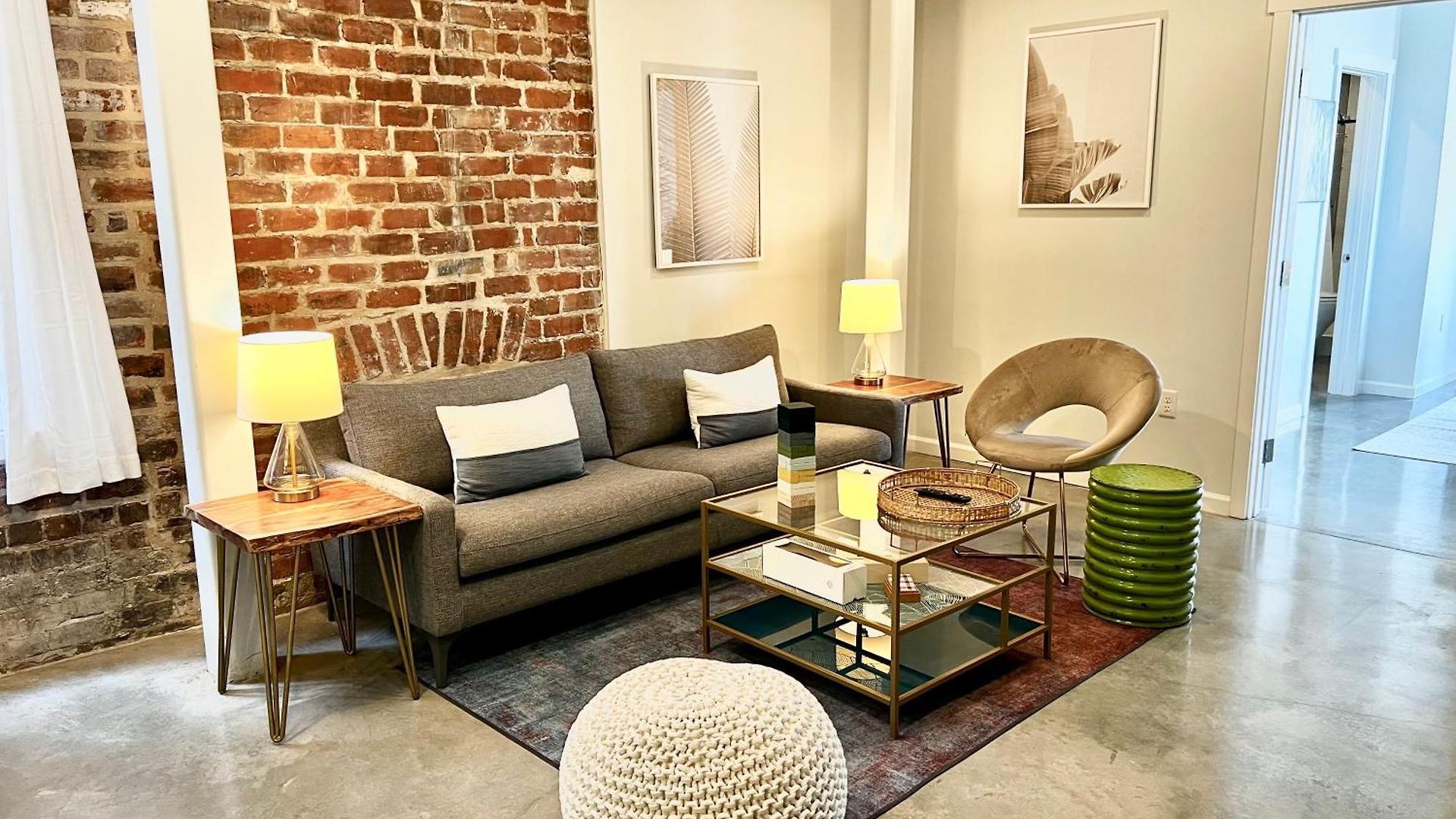 Warehouse District Intimate One Bedroom * New Orleans