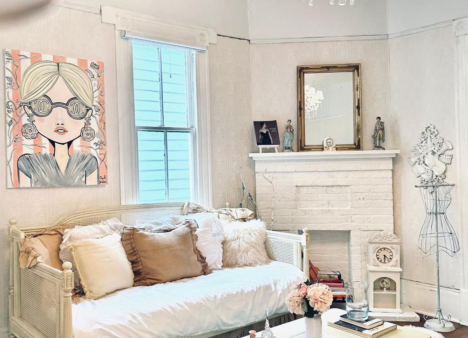 Apartment 3br Gorgeous Paris Penthouse Sleeps 5 W Balcony, Fq, Streetcar!! *