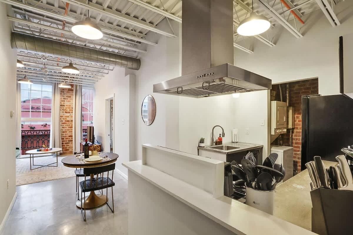 Apartment Modern One Bedroom With Balcony New Orleans