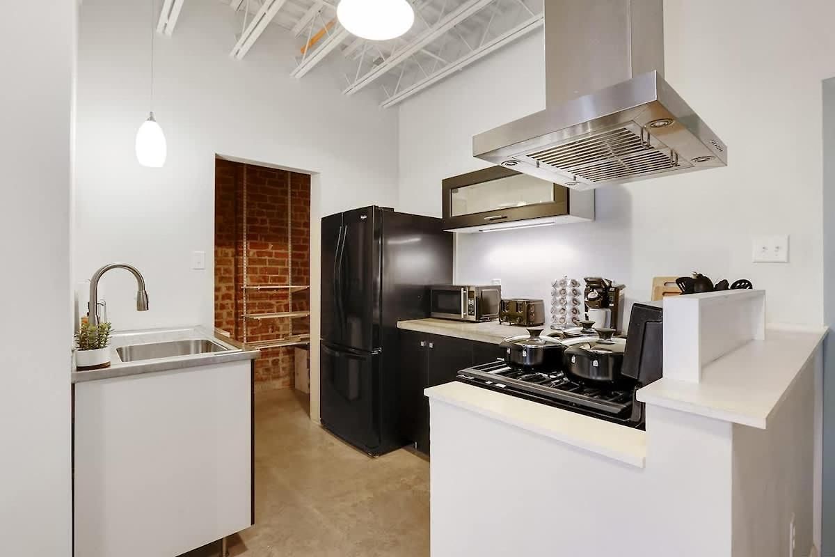 Modern One Bedroom With Balcony * New Orleans