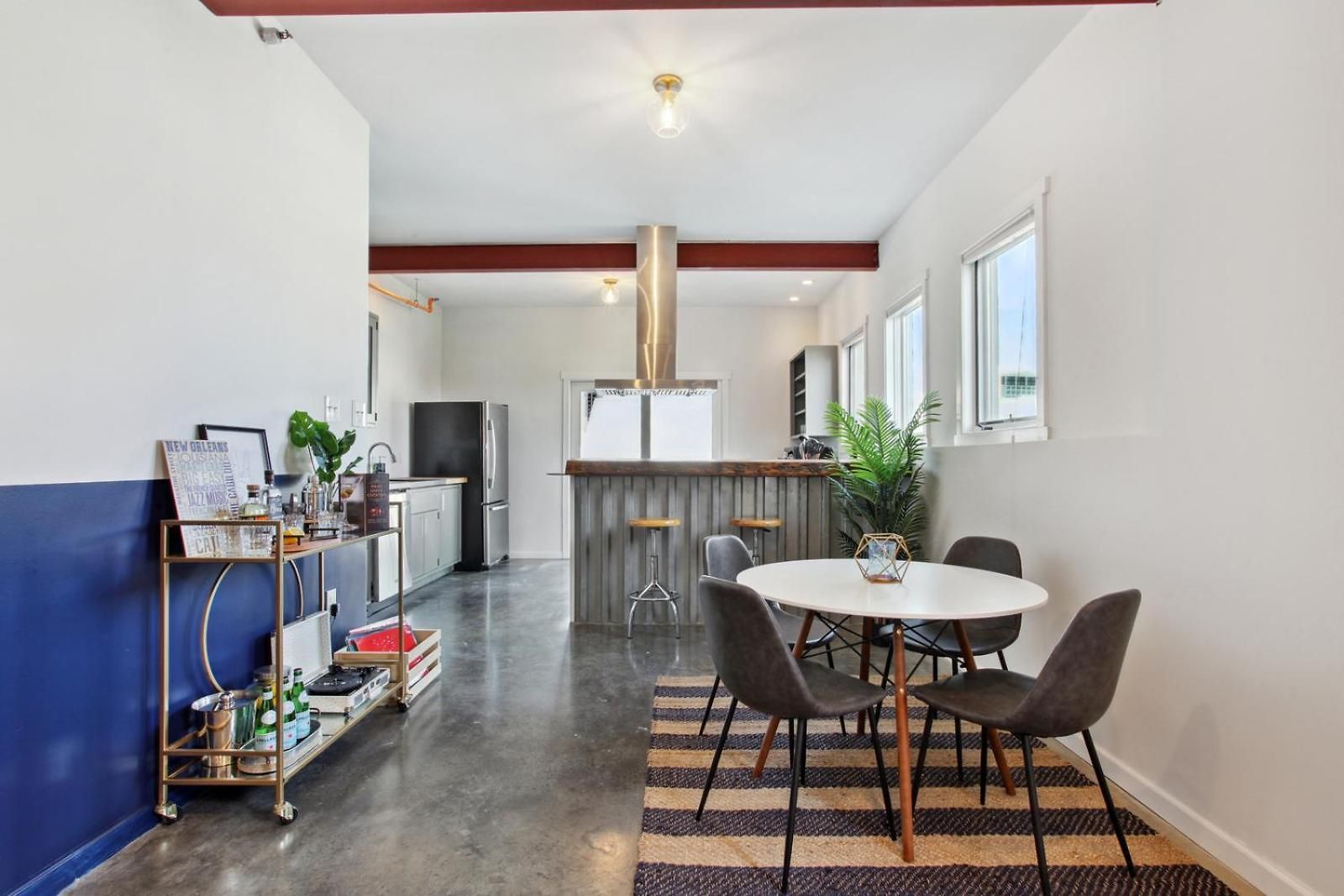 Warehouse District Lovely One Bedroom And Den Apartment New Orleans