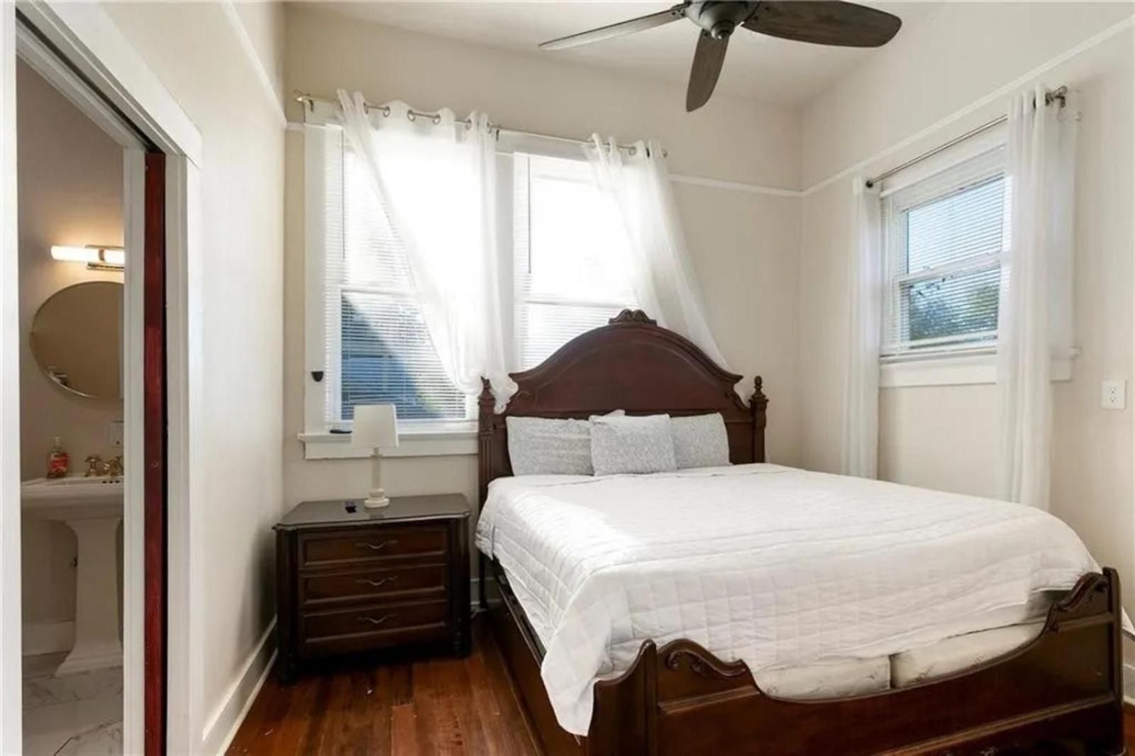 Apartment Spacious 4br Retreat Comfort & Style - Downstairs New Orleans