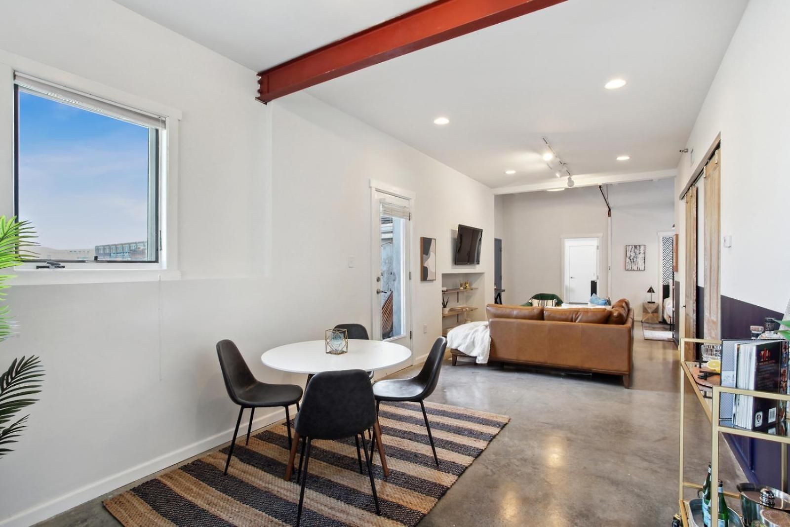Warehouse District Lovely One Bedroom And Den Apartment New Orleans