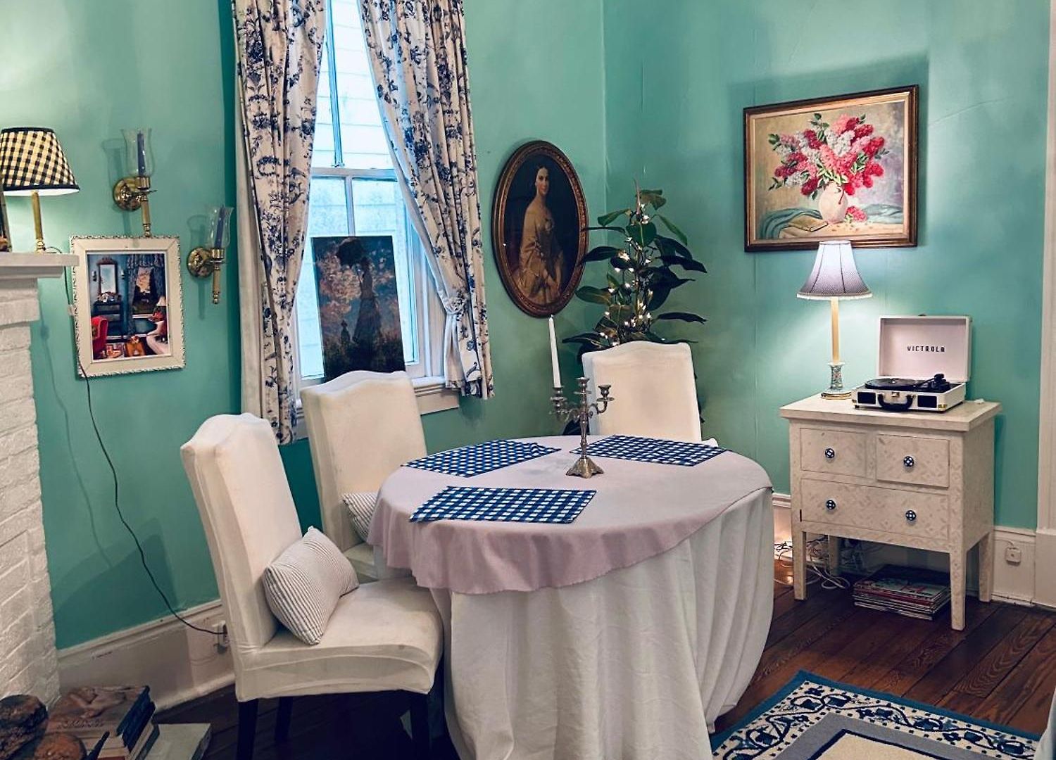 3br Gorgeous Paris Penthouse Sleeps 5 W Balcony, Fq, Streetcar!! * New Orleans