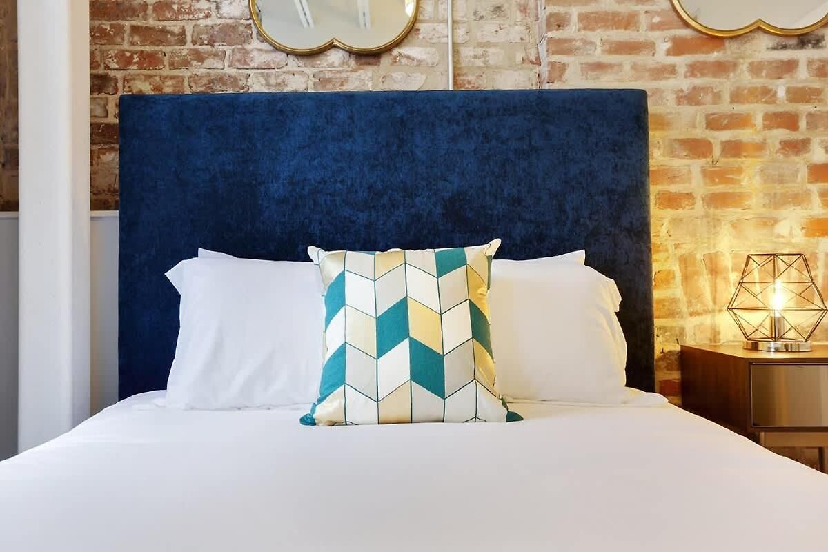 Modern One Bedroom With Balcony New Orleans