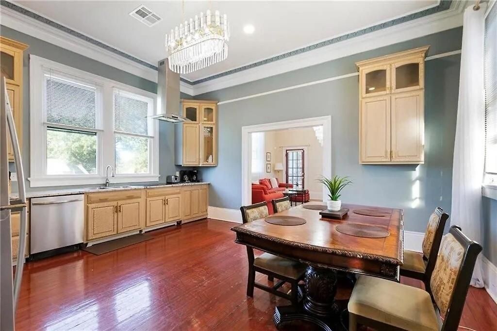 Apartment Modern 4br Retreat Walk To Downtown New Orleans