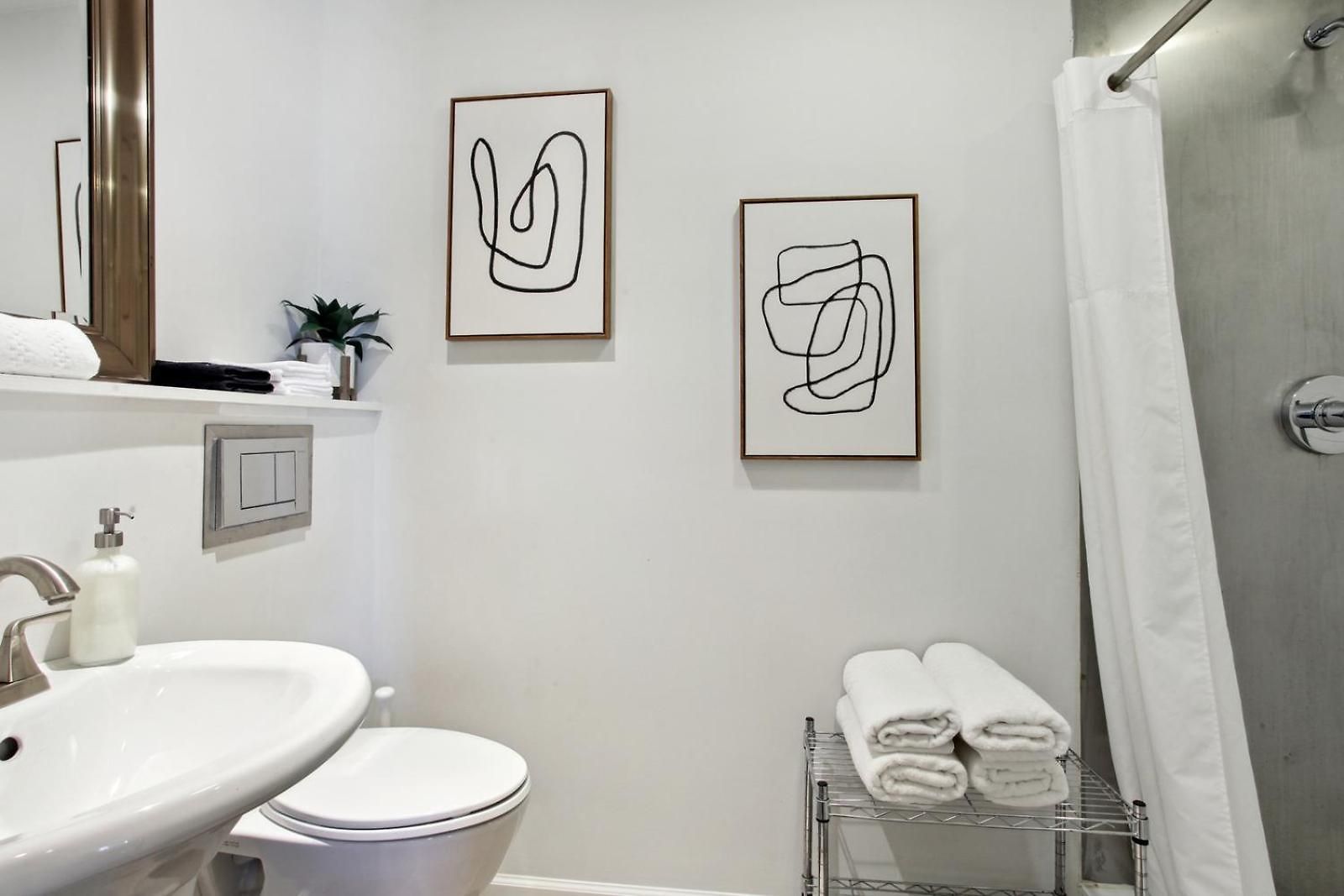 Apartment Warehouse District Lovely One Bedroom And Den New Orleans